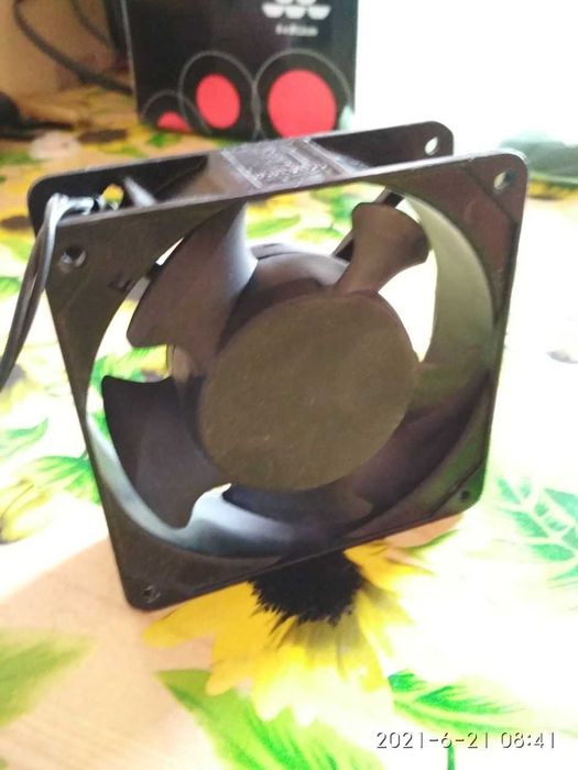 Продается вентилятор Tidar RQA12038HSL 220 В 0.14А