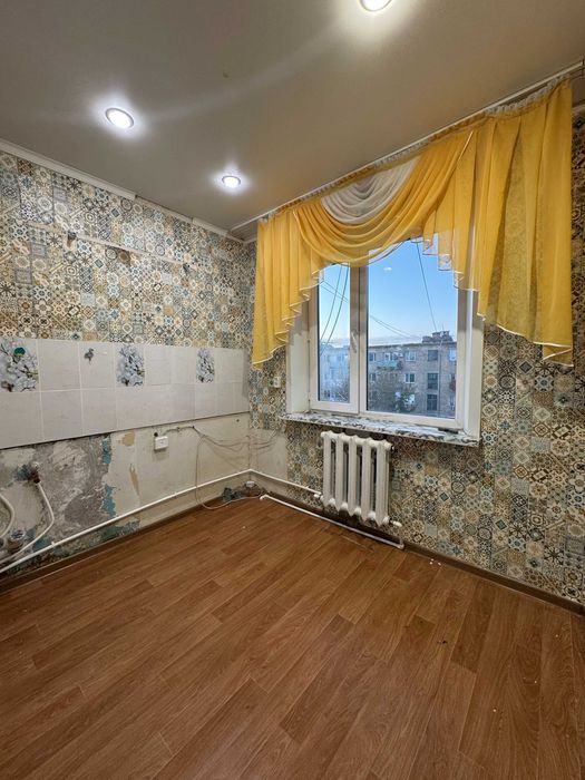 Продам 2-х ком. квартиру Царева 4