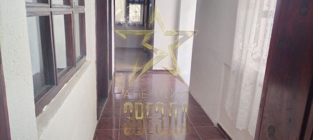 **Къща с двор и гараж в Кършияка!**