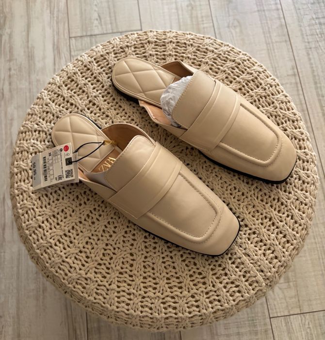 Модерни бежеви обувки ZARA