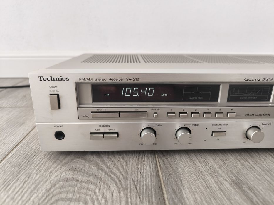 Receiver Technics SA 212