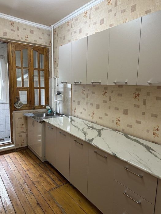 Olmazor tumani  Tinchlikda kvartira soruvda