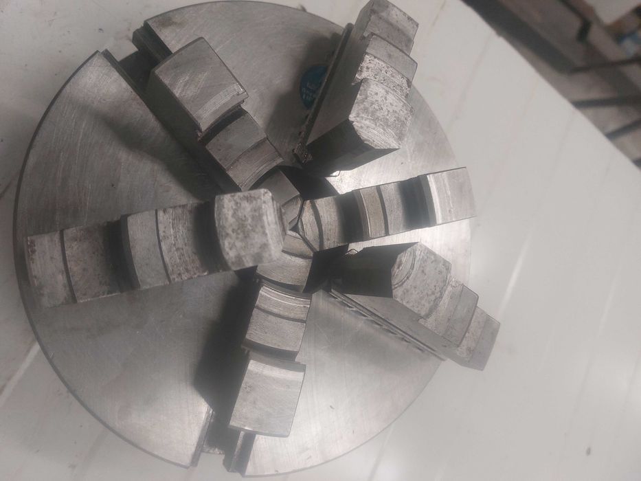 Продавам универсал български,чисто нов,не е работил изобщо