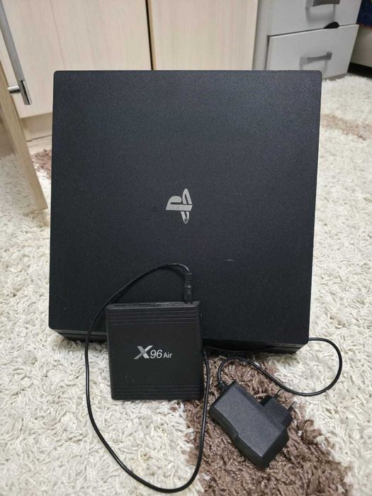 Продам sony playstation 4 pro с играми