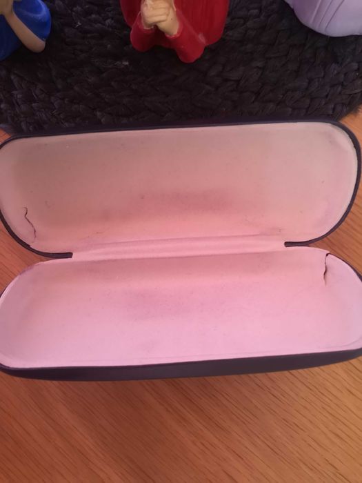 Кожен тефтер с разделител, други тефтери, калъф за очила и 2 аксесоара