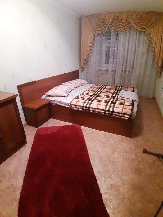Сдам по суточных квартира центре города.