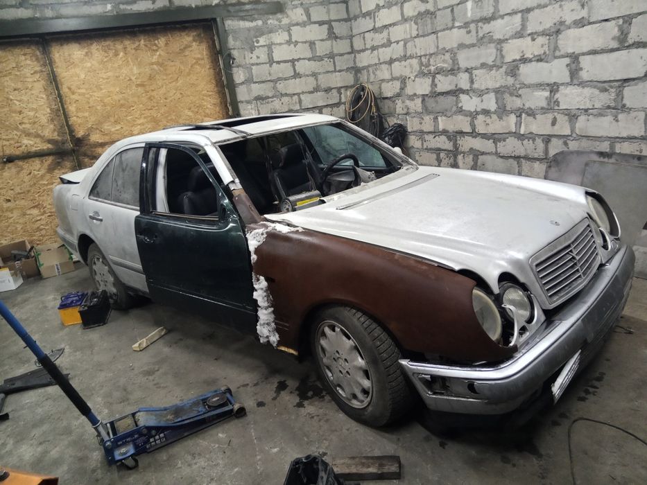 Мерседес 210 по запчастям 1997г