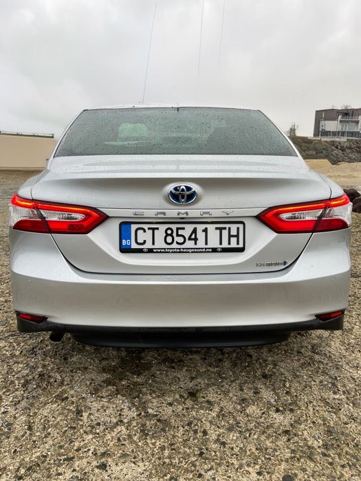 Toyota Camry 2.5  hybrid 2020