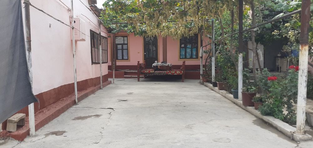 Фергона шахар текстил худуди жойлашган уй келишилган холода сотилади