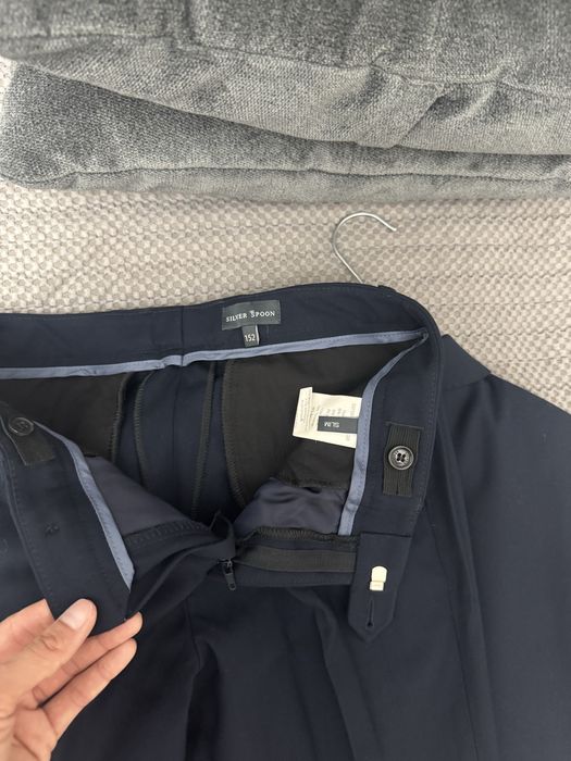 Продам школьный костюм