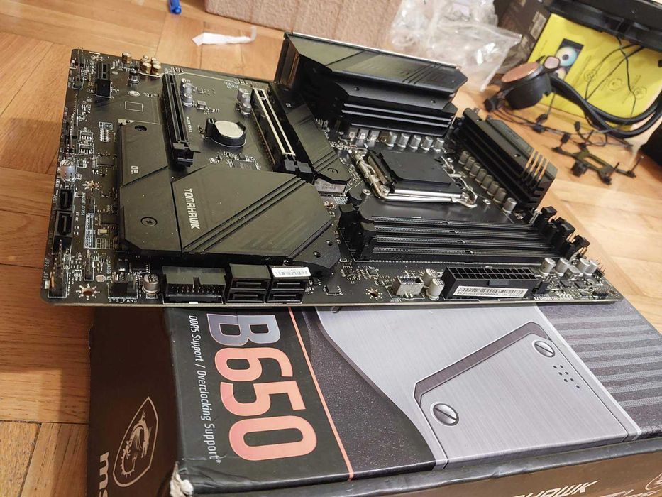 AMD Ryzen 5 7600X3D + MSI MAG B650 Tomahawk Wi-Fi