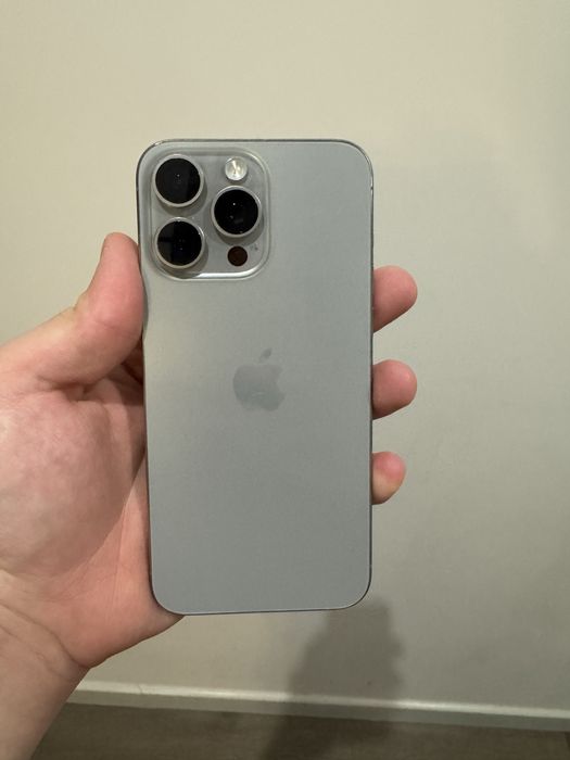 Iphone 15 pro max 256gb E sim