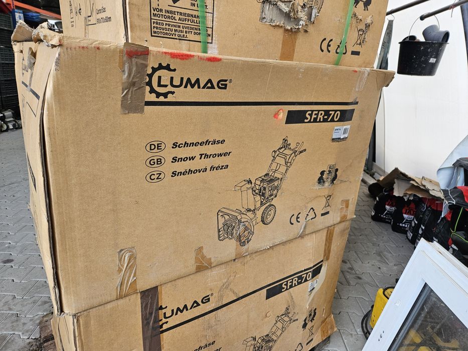 Freză de zăpadă cu motor