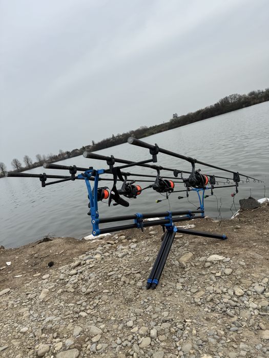 Vand 5 lansete Daiwa ninja 3,90 si 4 mulinete daiwa 24 crosscast