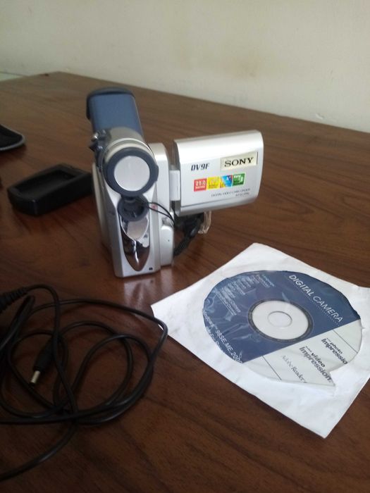Видеокамера Sony DV9F