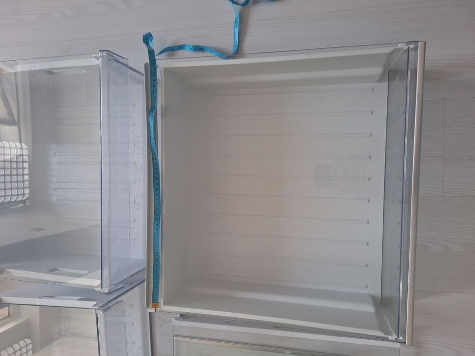 Accesorii combina Beko (rafturi sticla, sertar legume, sertare usa)