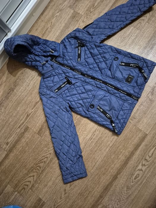 Продаю детскую куртку