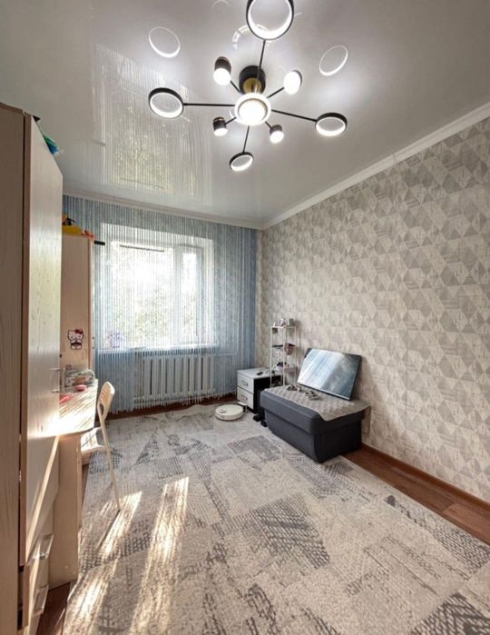 Продаётся 3х комн квартира на Орбите.