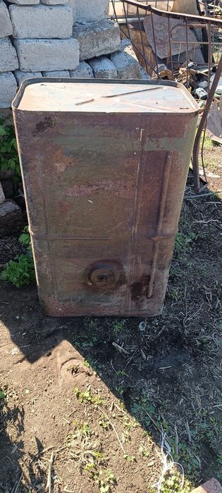 Топливный бак...