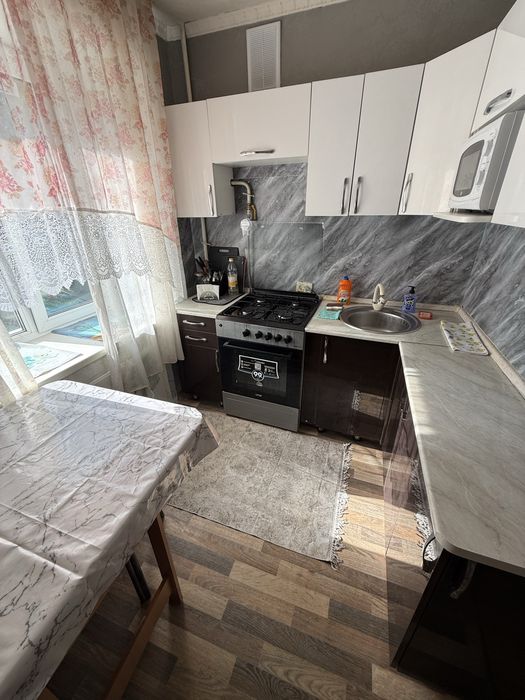 Продам 3-хкомнатную квартиру 4 мкр.