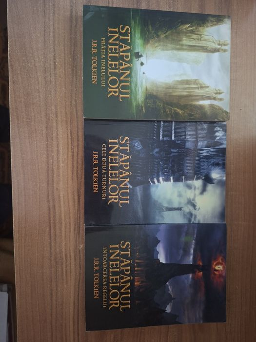 Stăpânul Inelelor de J.R.R.Tolkien toate volumele