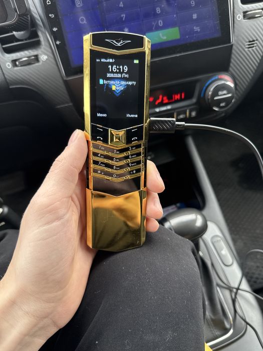 Продам телефон умеет менять голоса