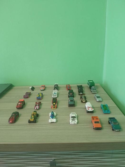 Vând 24 mașinuțe Hot wheels‼️‼️