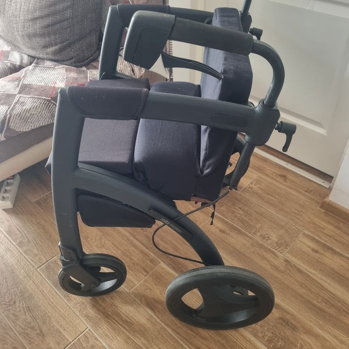Scaun cu roti 2 in 1