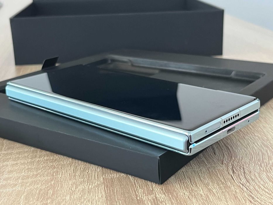 Honor Magic Vs, Cyan