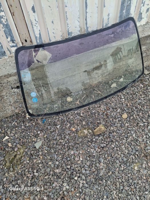 хайлукс стекло сатылады