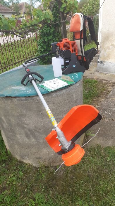 Vand Motocoasa noua profesionala pentru tăiat iarba