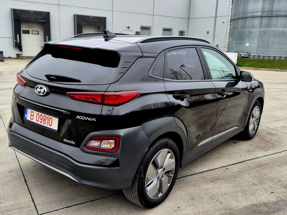 Hyundai Kona 64 kw ,450 km autonomie Bijuterie .Schimb,Variante