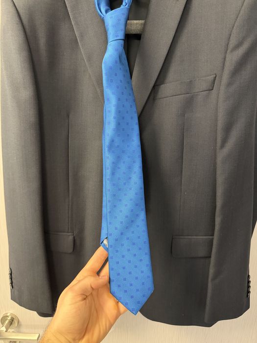 Абитуриентски официален костюм за бал Pierre Cardin M размер