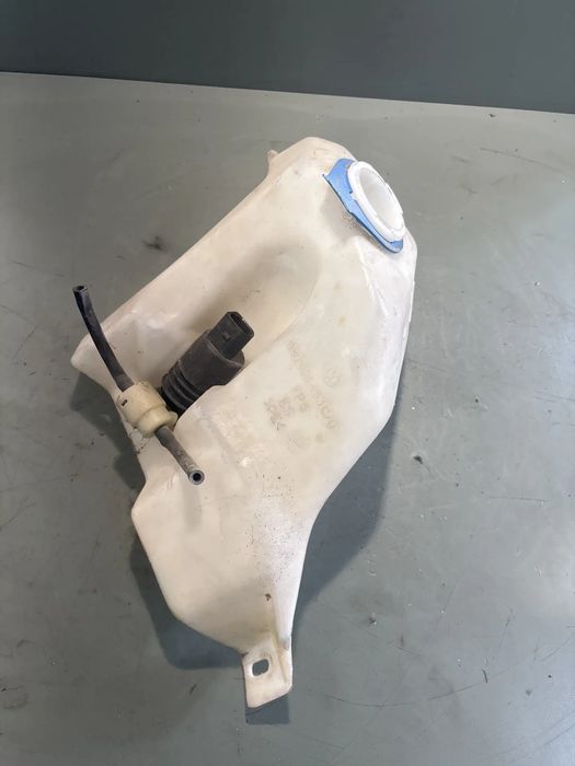 Vas lichid parbriz Volkswagen VW Polo 1998 1.0 MT (50 hp)