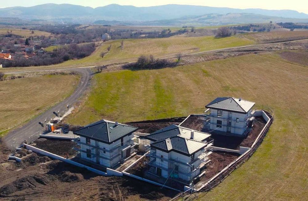 Продава се Къща в с. Дивотино, Област Перник - 188 кв.м за 1004 €/кв.м - Снимка #2