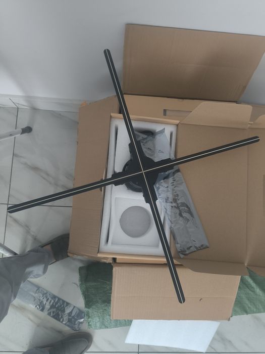 Премиальная 3D Голограмма Spin Display от "HoloLux"