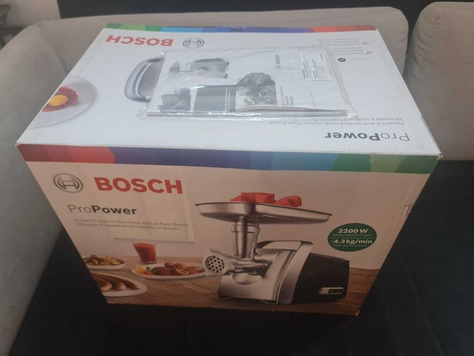 Masina de tocat carne BOSCH ProPower MFW68660