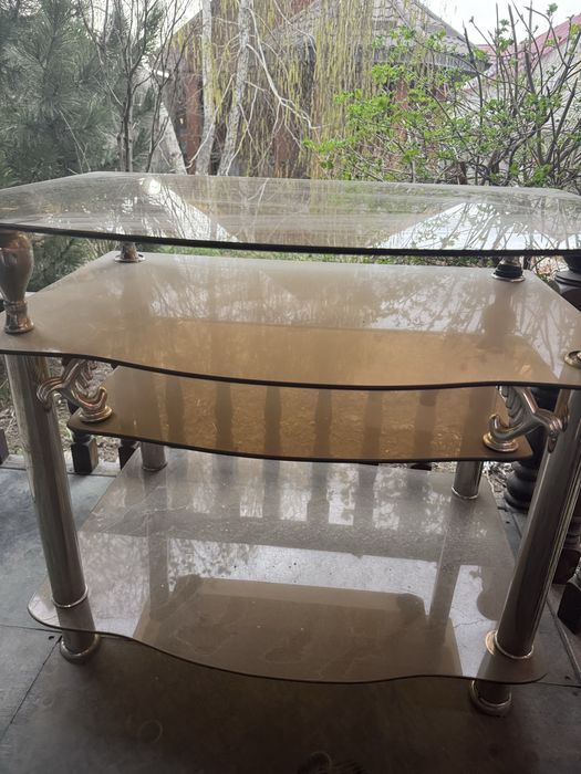 Тумбочка стеклянная