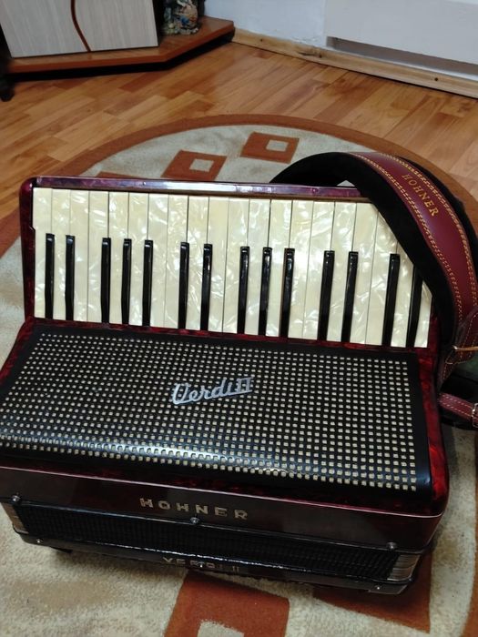 Acordeon 80 de bași in sita