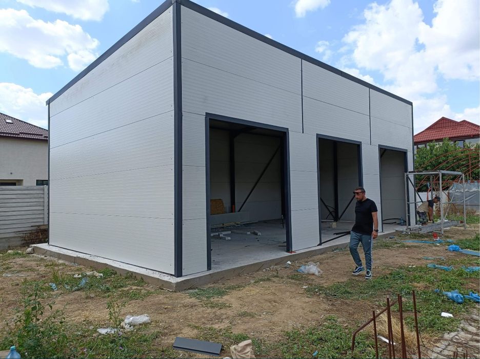 Vand Hala Metalica cu panouri sandwich completa