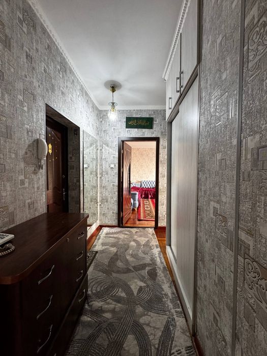 В центре города напротив Кафе Дархан 2х комнатная квартира по низкой ц