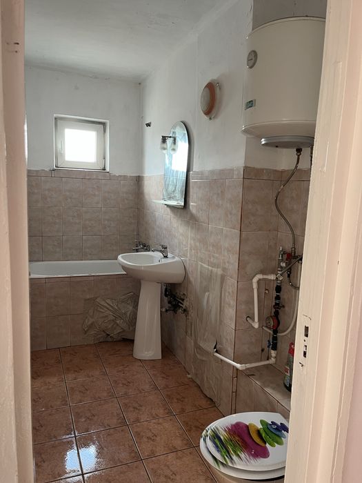 Apartament cu trei camere de vanzare in Alesd