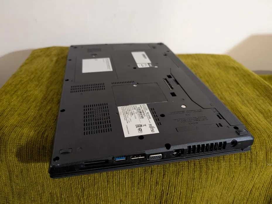 Laptop Fujitsu LIFEBOOK E754, Intel core i5-4300M, 256Gb SSD, 8Gb ram