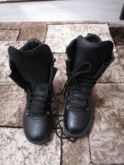 Ghete din piele naturală