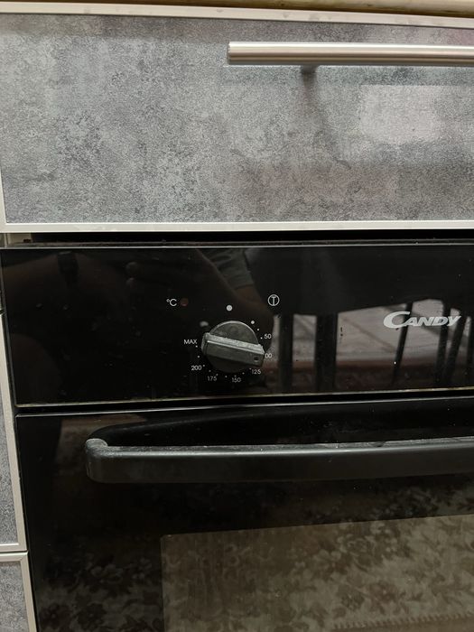 Продам духовку с поверхностью