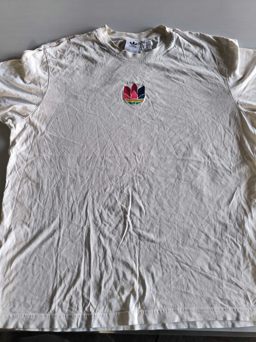 Tricou firme diferite