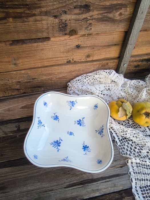 Квадратна порцеланова купа