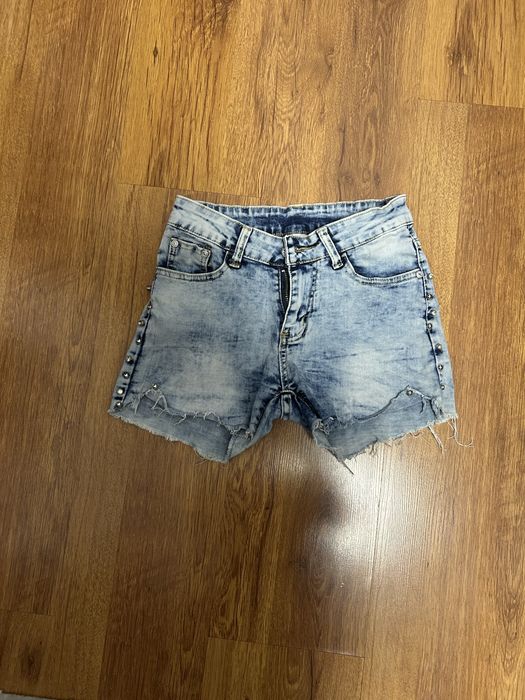 Blugi din denim