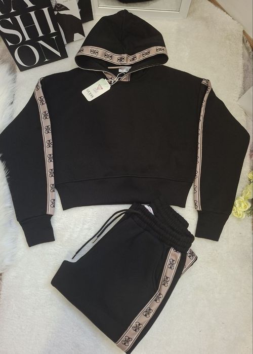 Greta Ватиран с по къс суитчър
Широк крачол
68лв/34.77 €
S M L рр