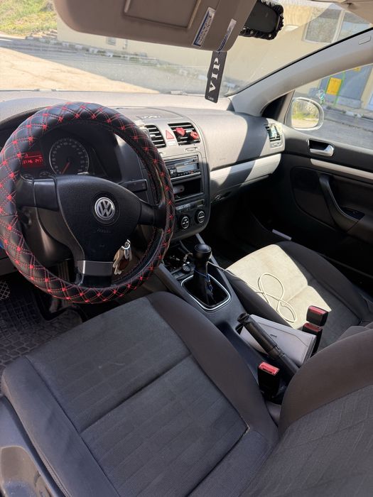 Продавам VW golf 5